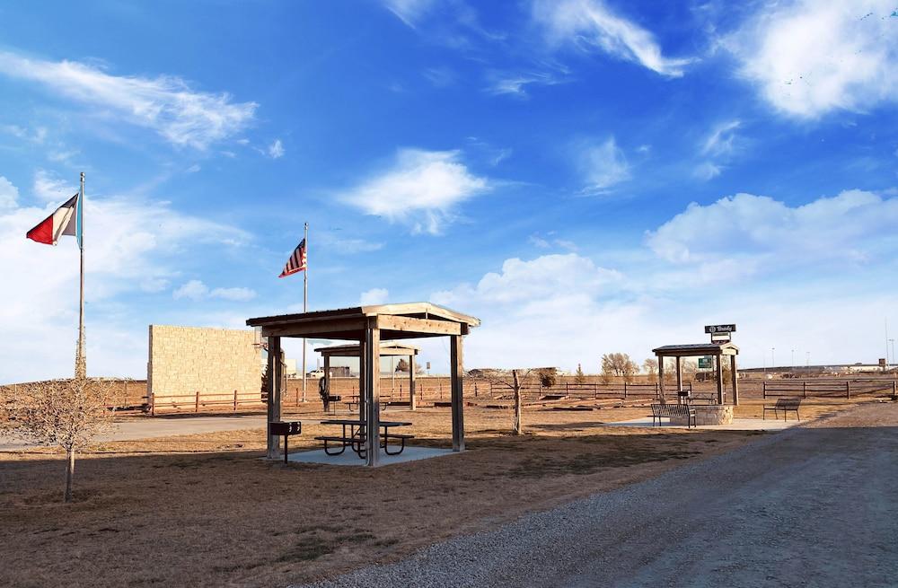Target Hospitality-Odessa West Lodge photo 35
