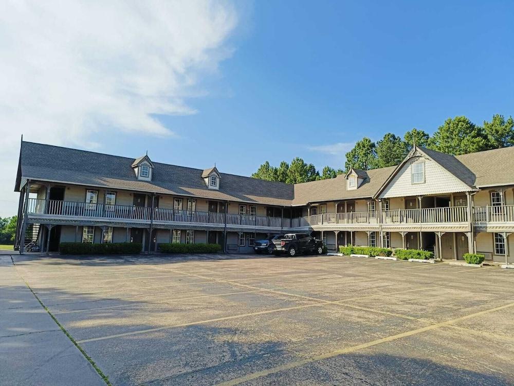 Victorian Inn photo 1