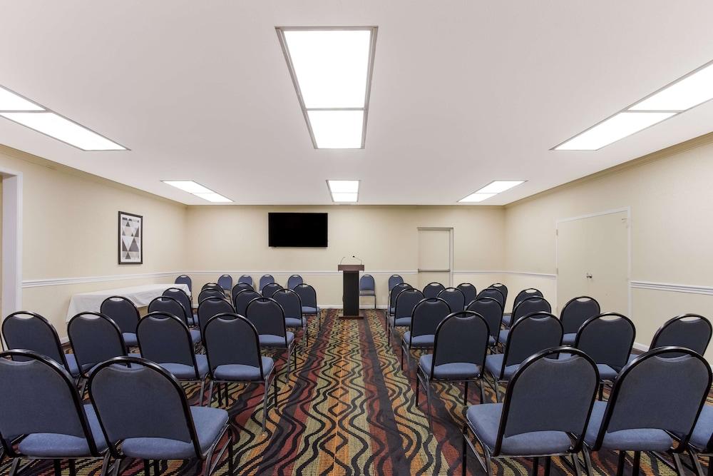 SureStay Plus Hotel by Best Western Greenwood photo 31