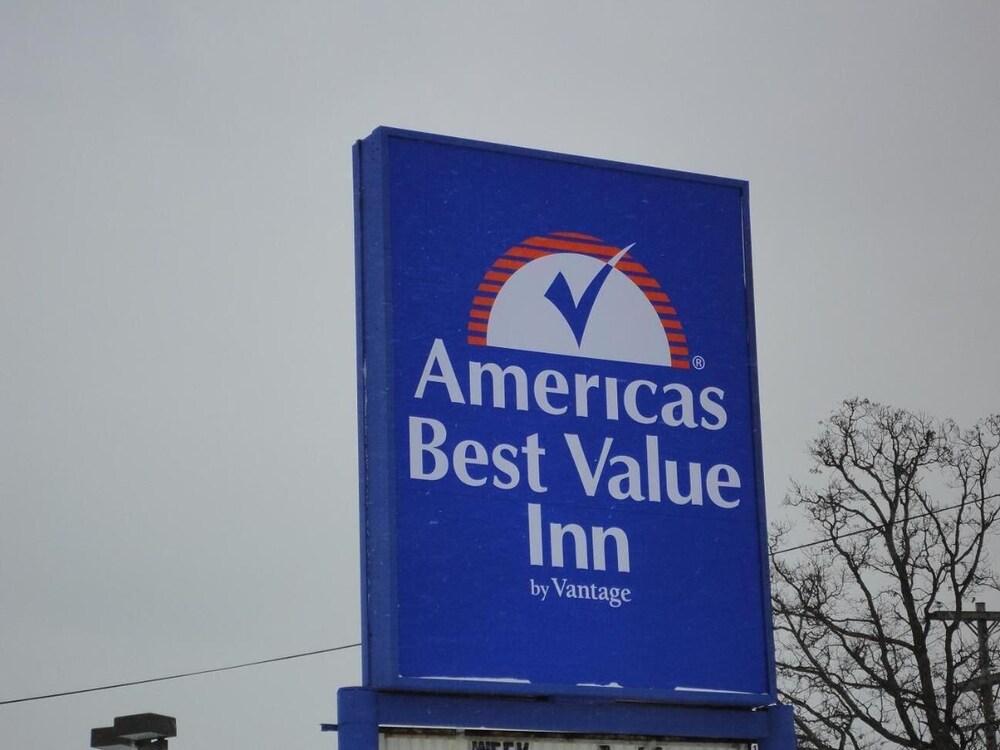 Americas Best Value Inn Battle Creek photo 16