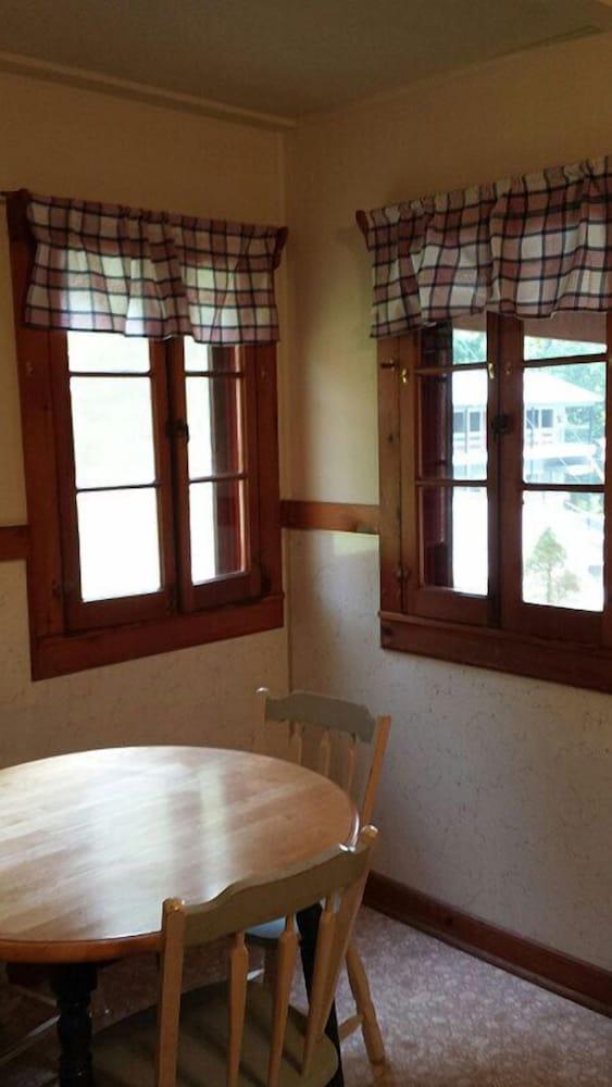 Forest Hill Lodge & Cabins photo 7
