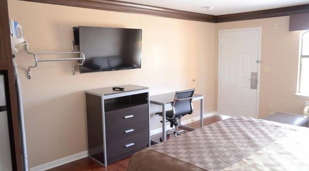 Regency Inn photo 28