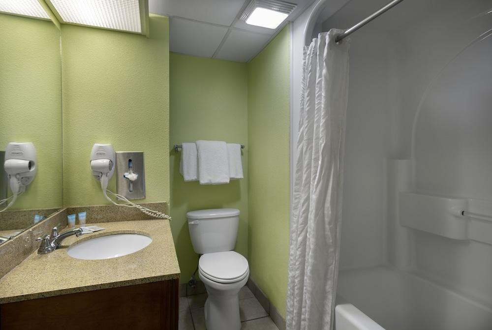 Monterey Bay Suites photo 14