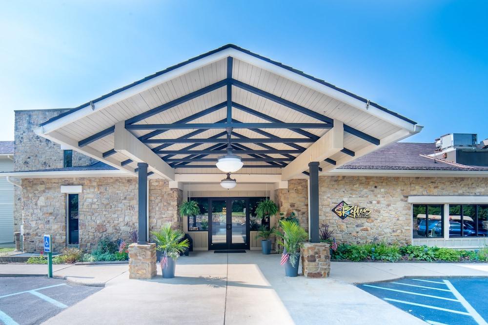 The Seasons Lodge — hotel in Nashville