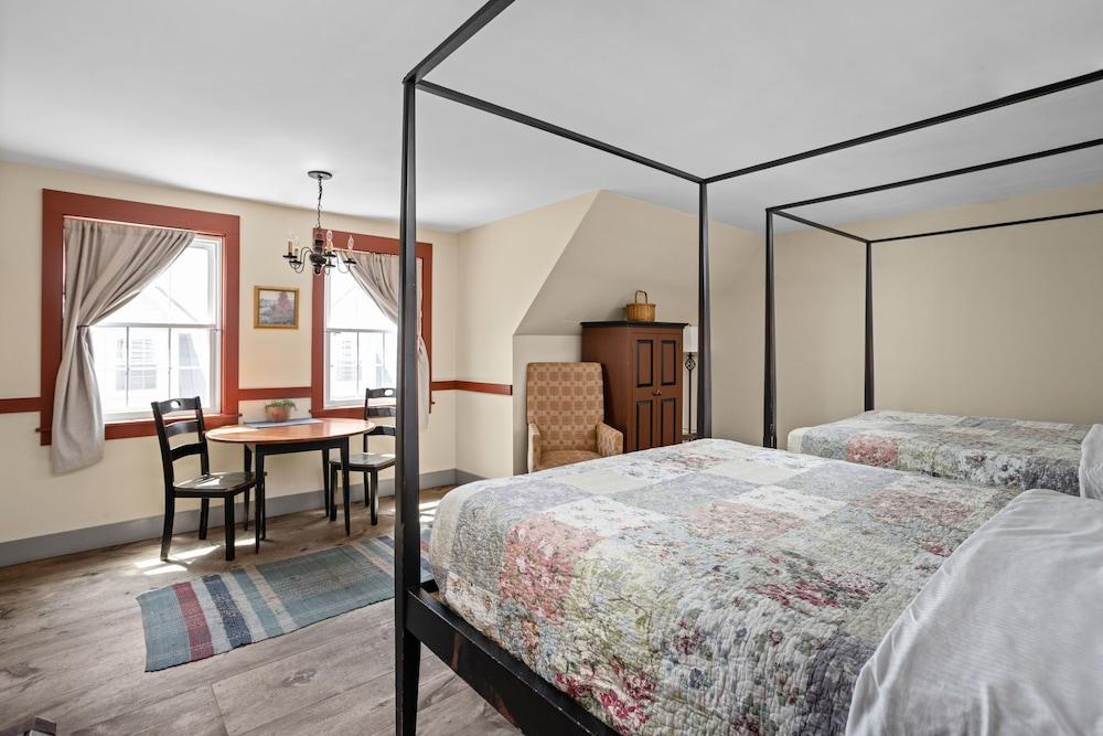 Artists Colony Inn photo 43