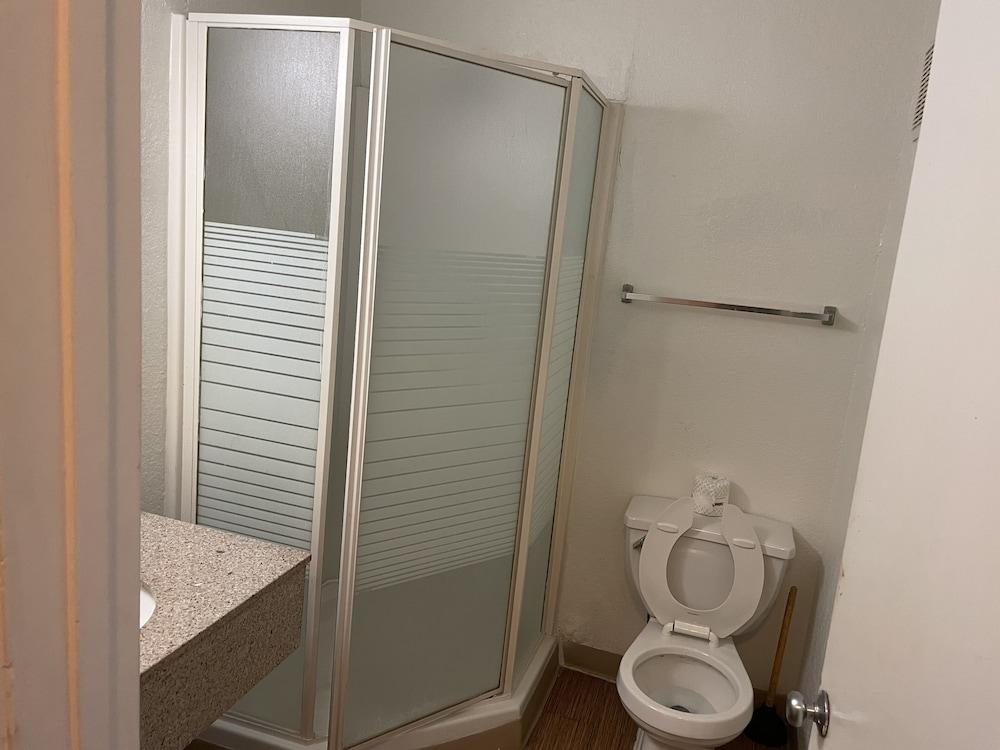 Rest Inn photo 16