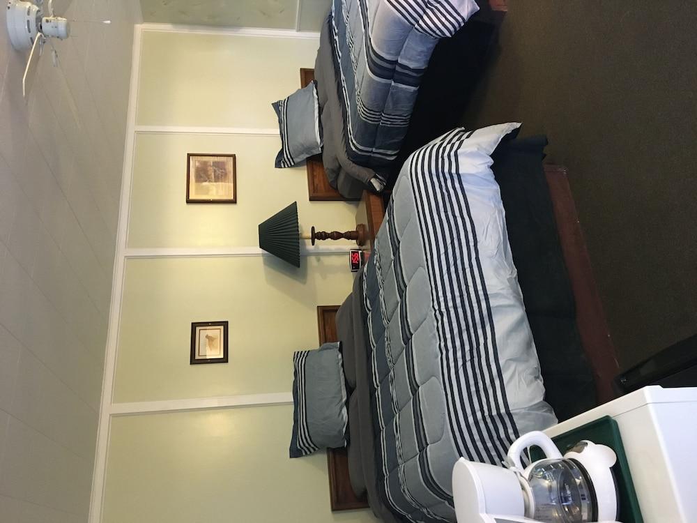 Harbor Beach Inn photo 11