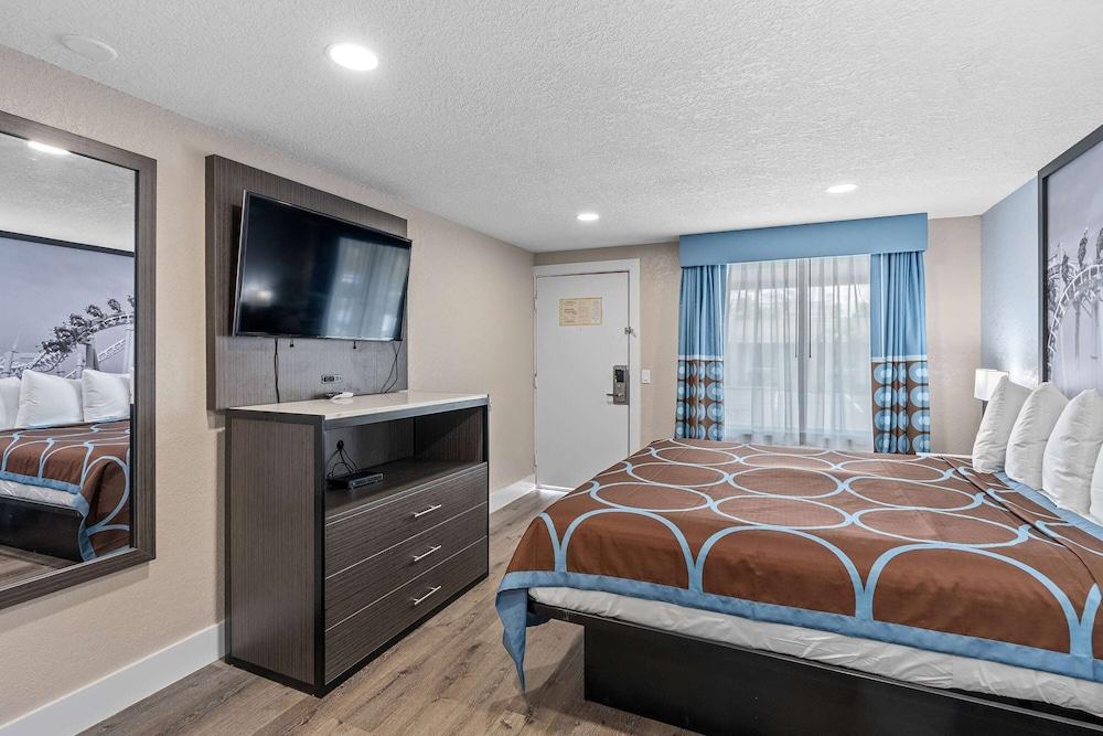 Super 8 by Wyndham Kissimmee/Orlando photo 21