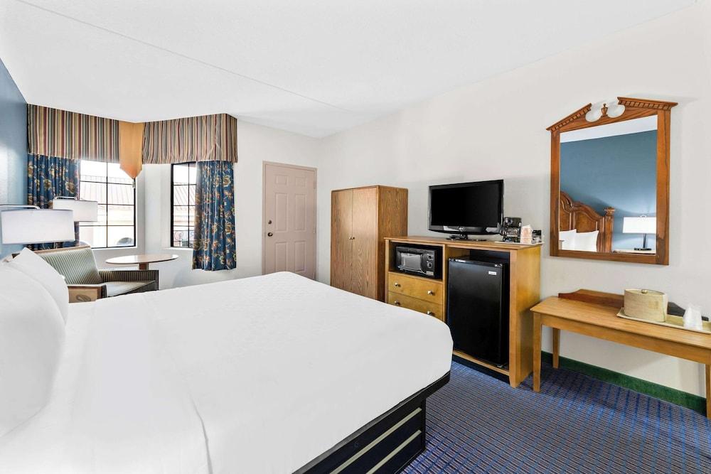 Clarion Inn Branson photo 26