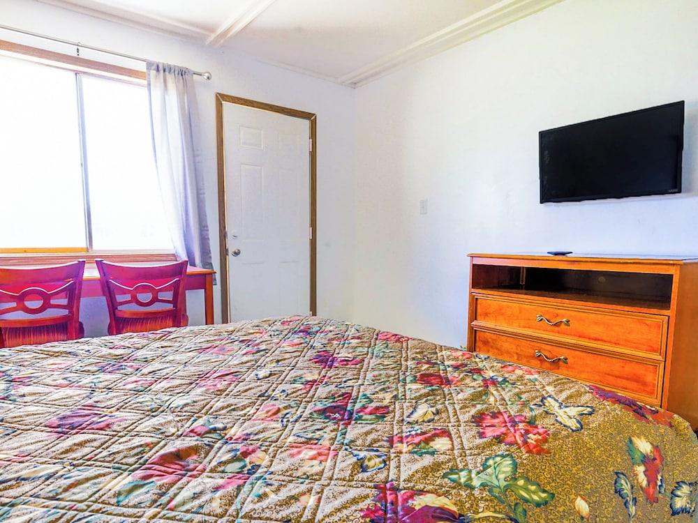 Country Hearth Inn & Suites By OYO Sturgis photo 13