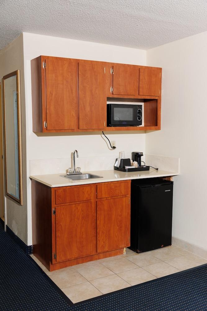 Garnet Inn & Suites, Orlando photo 46