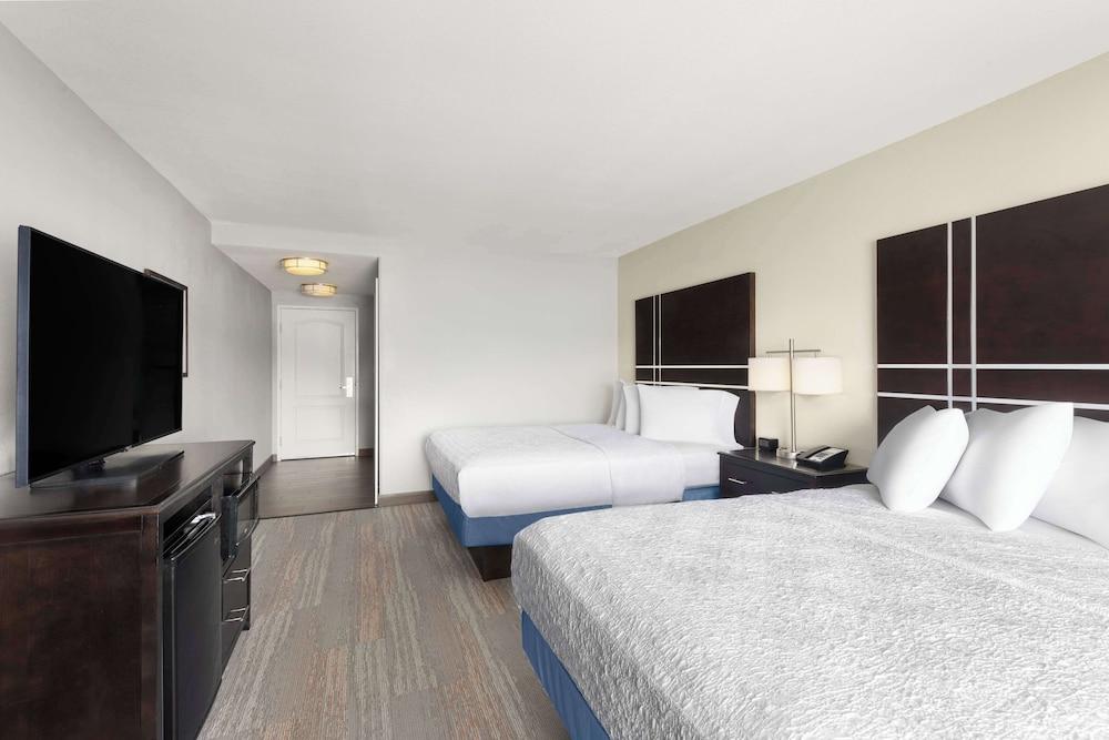Hampton Inn & Suites Douglas photo 28