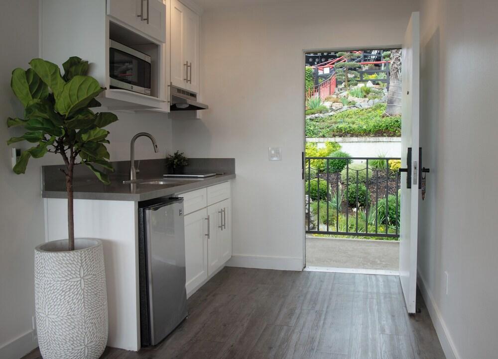 Hollywood Hills Hotel photo 31