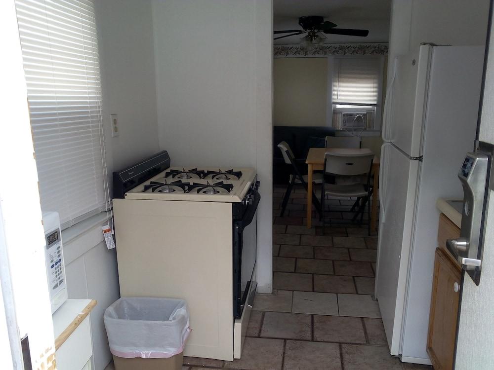 Four Winds Motel photo 18