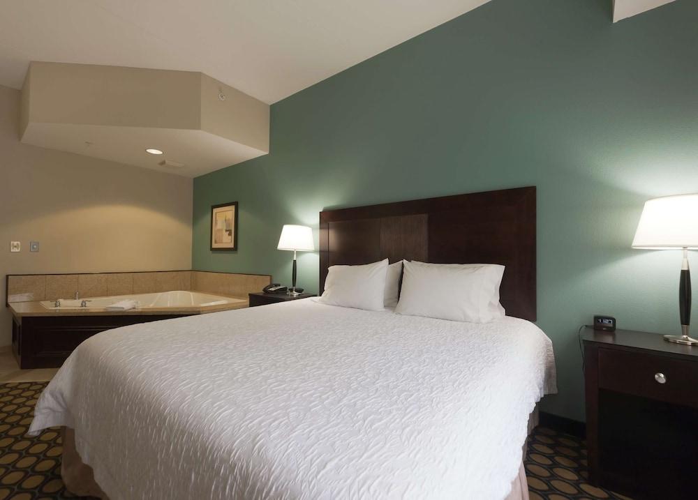 Hampton Inn North Brunswick / New Brunswick photo 28