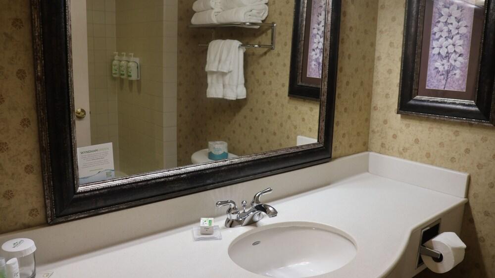 Wingate By Wyndham Peoria photo 33