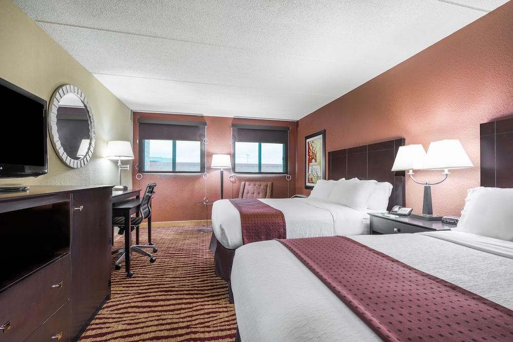 Holiday Inn Manitowoc by IHG photo 5