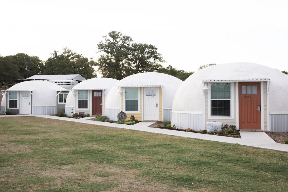 Country Dome Suites photo 12