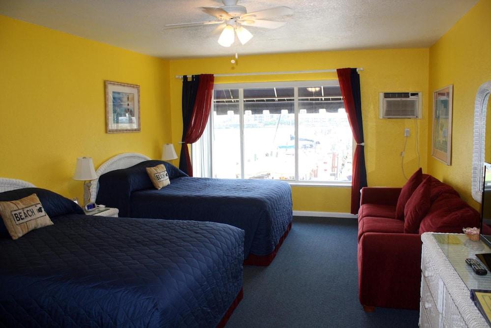 Barefoot Bay Resort & Marina photo 11