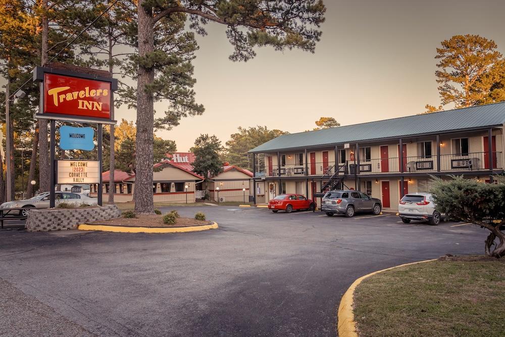 Travelers Inn photo 2