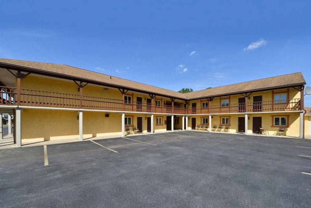 Soudersburg Motel photo 36