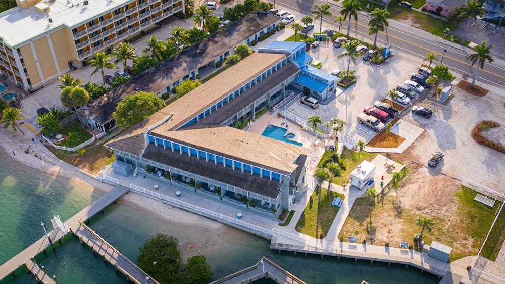 Dockside Inn & Resort photo 31