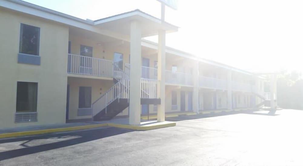 Royal Inn photo 10