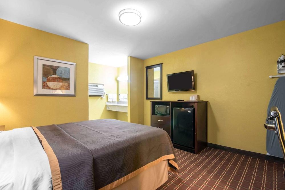 Rodeway Inn Towanda photo 10