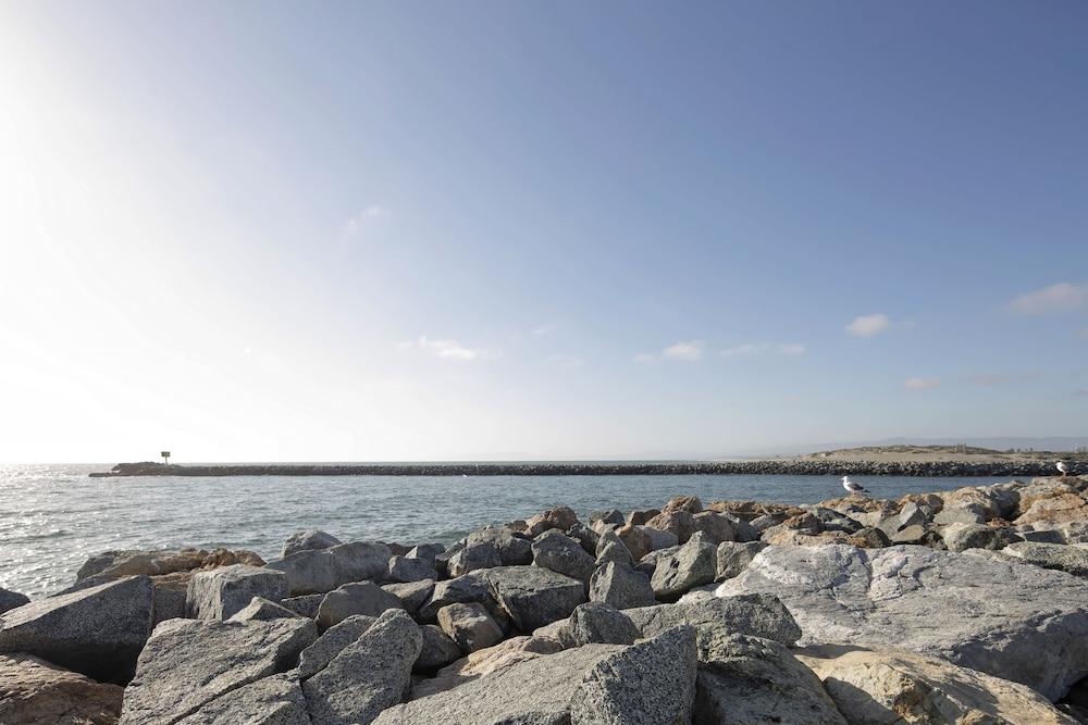 Inn At Moss Landing Point photo 60