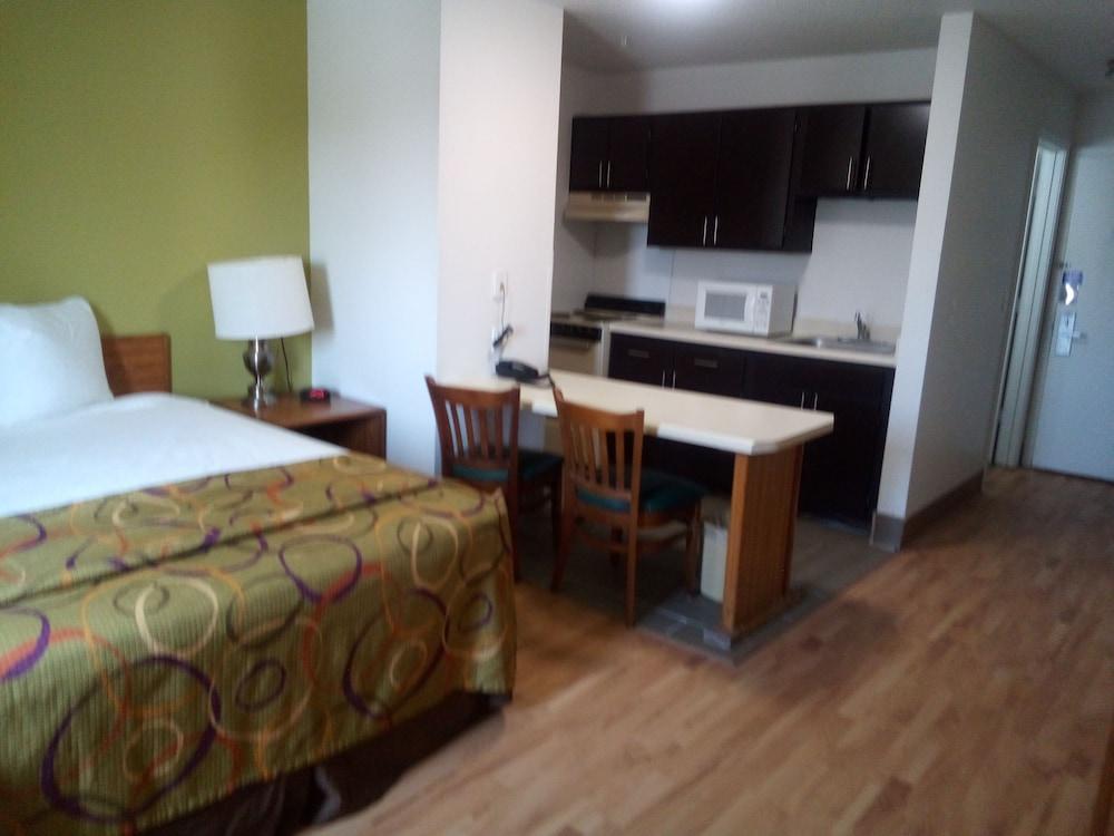 Welcome Suites Hazelwood photo 12