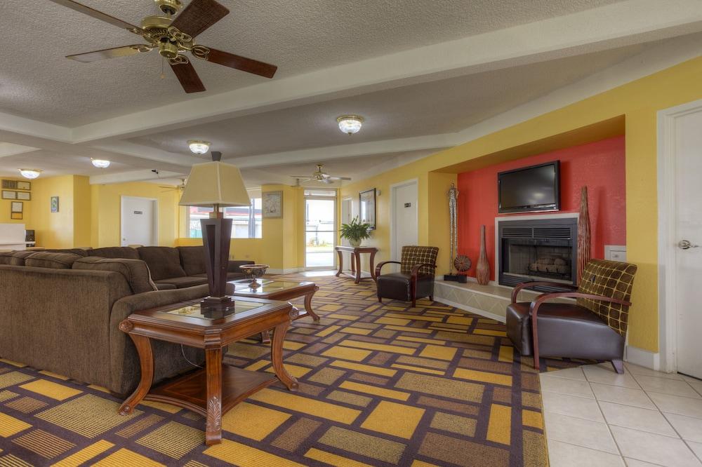 Econo Lodge Byron near Historic District - Warner Robins photo 15