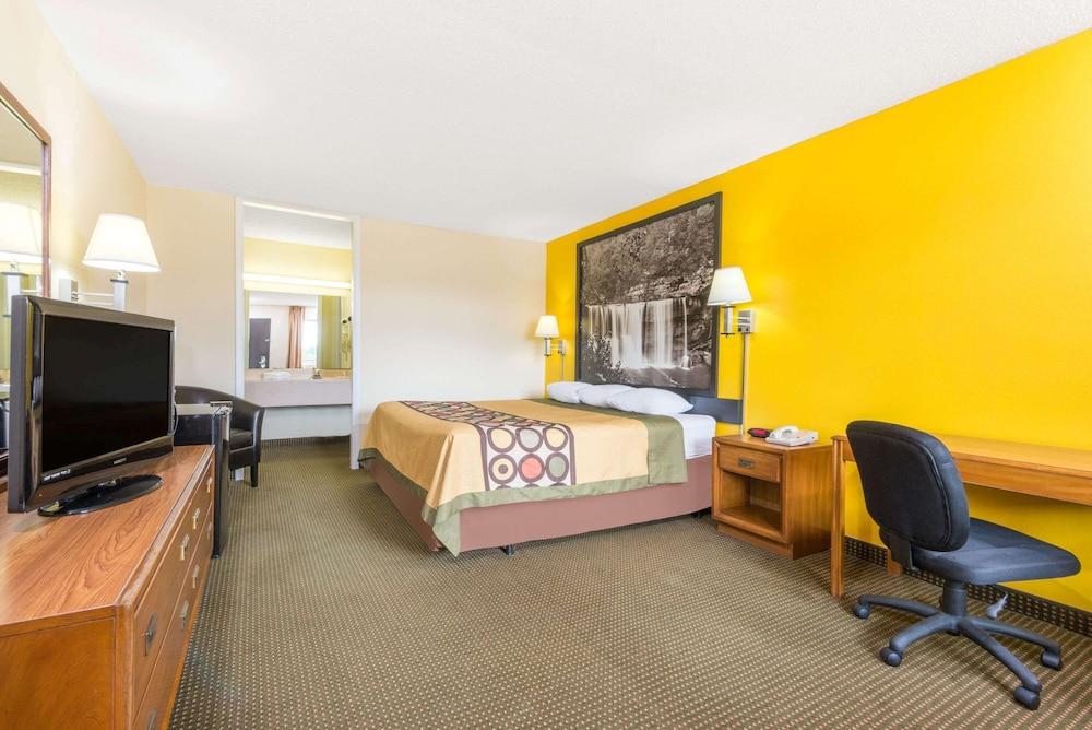 Super 8 by Wyndham Williamsburg photo 6