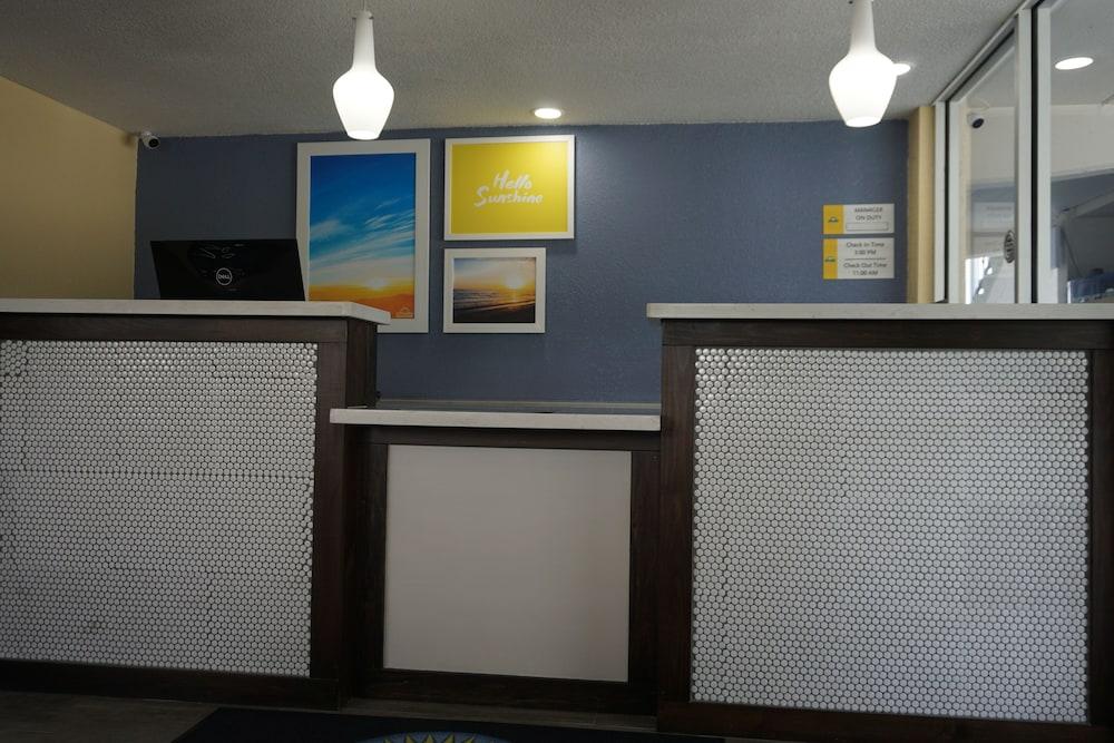 Days Inn by Wyndham Apopka/Orlando photo 3