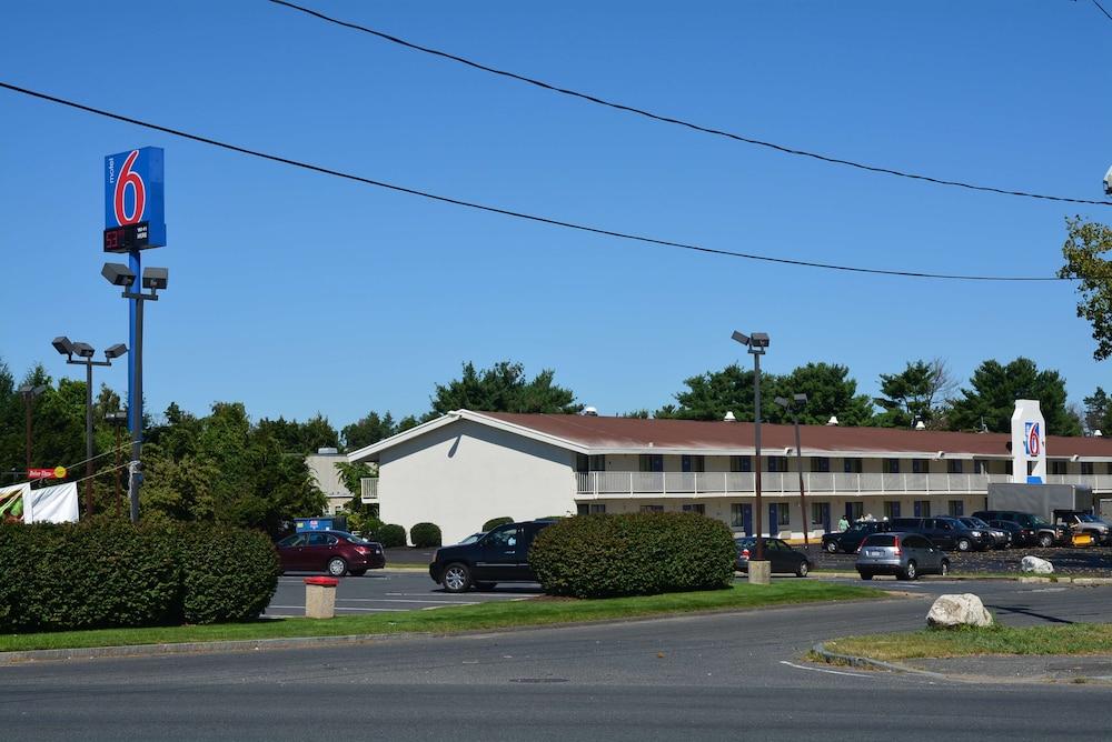 Motel 6 Chicopee, MA - Springfield photo 25