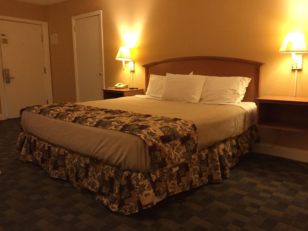 Wildwood Inn Tropical Dome & Theme Suites photo 88