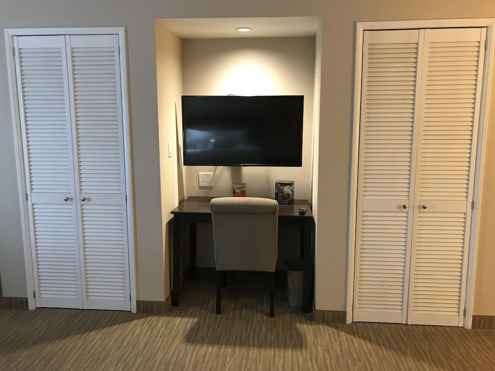 Coast Burbank Hotel photo 5