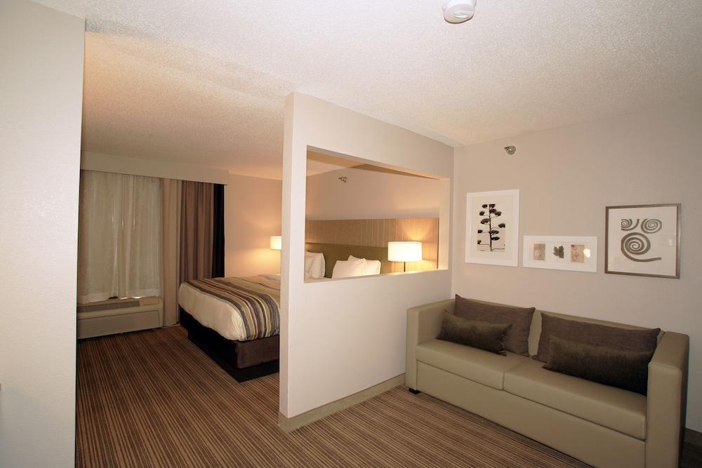 Country Inn & Suites by Radisson, Greenfield, IN photo 27