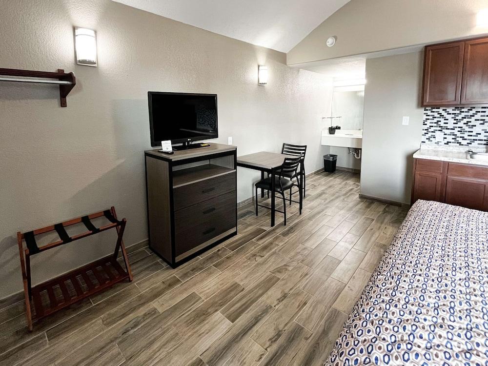 Blue Wave Inn photo 6