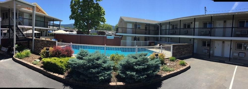 Gateway Inn photo 31