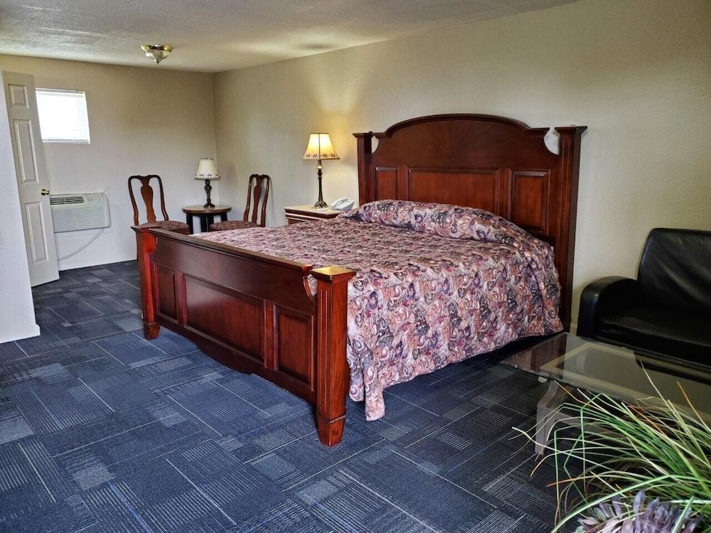 All Seasons Motel photo 4