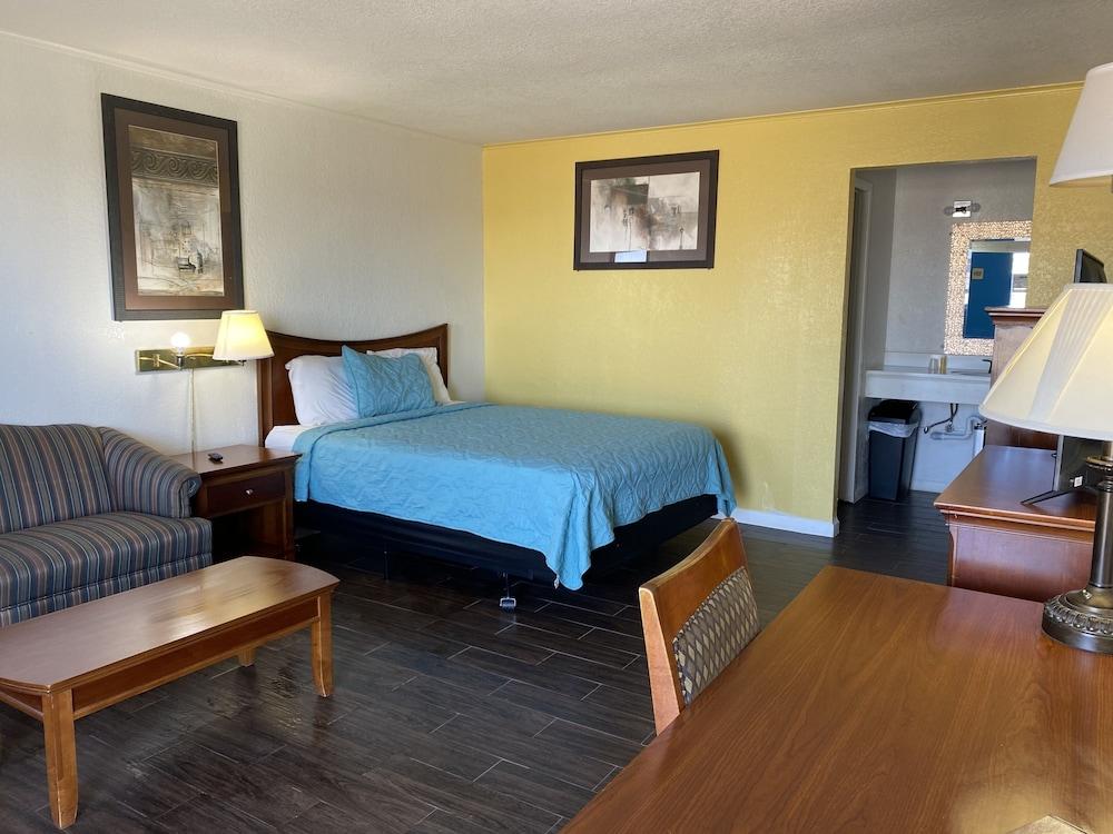 Champions Inn photo 32