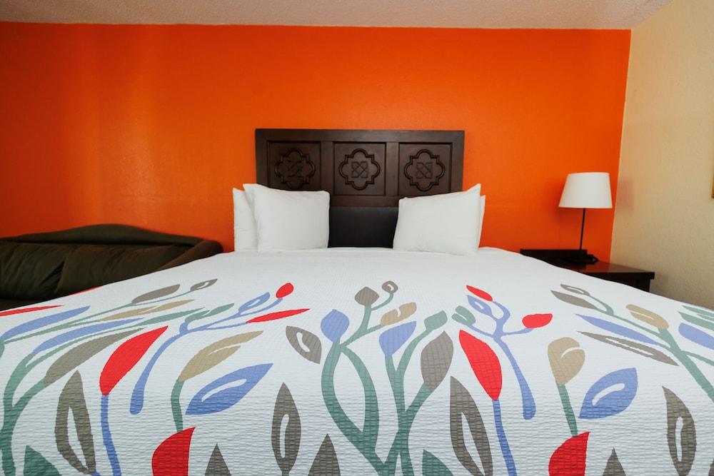 Garnet Inn & Suites, Orlando photo 67