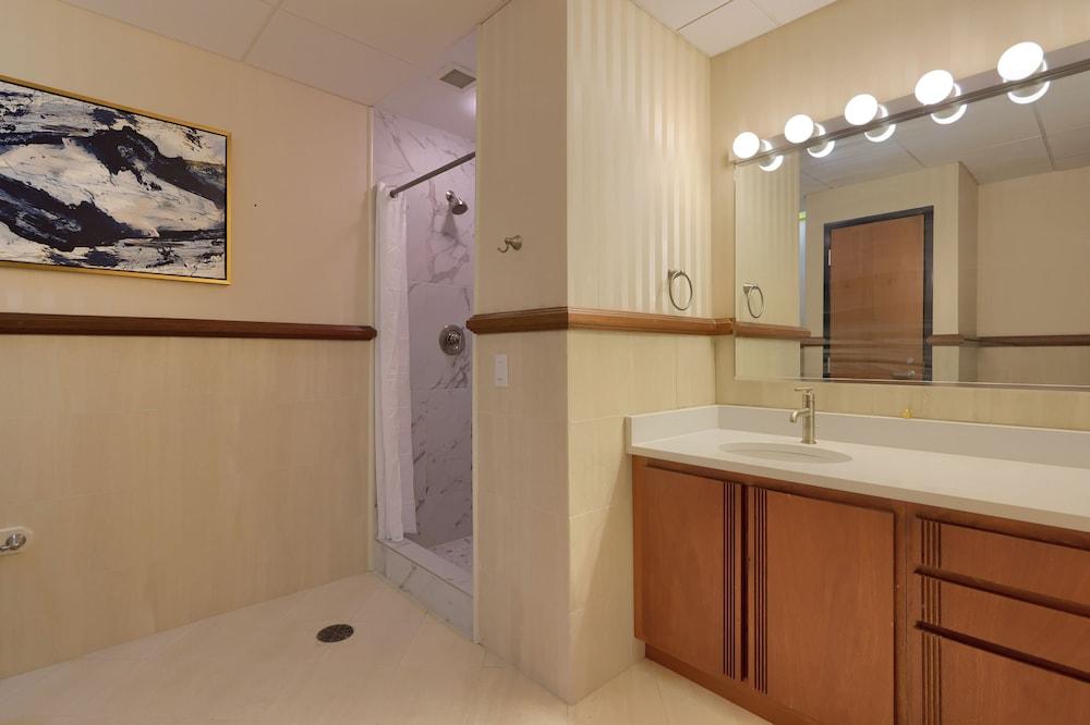 The Executive Suites and Venue photo 73