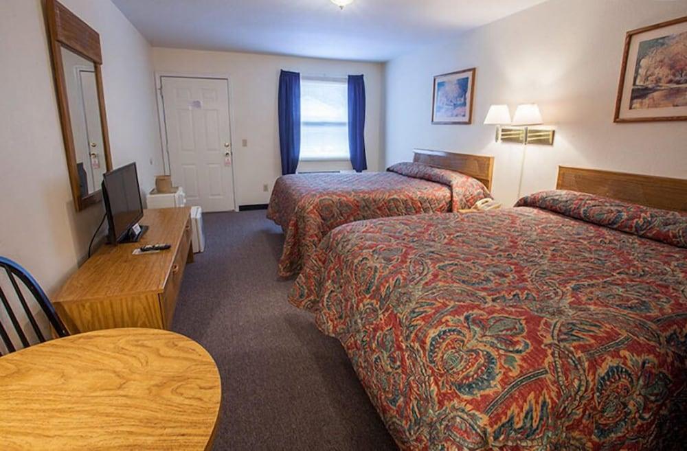 Maggie Valley Creekside Lodge photo 2
