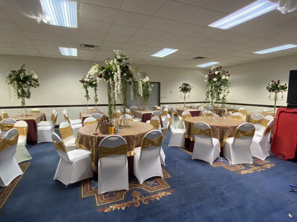 Days Inn by Wyndham Dothan photo 17