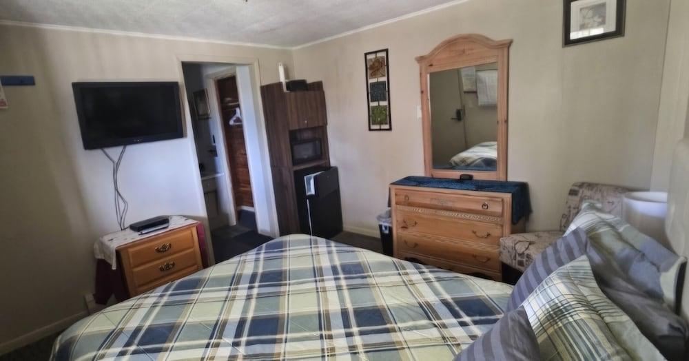 River Country Motor Lodge photo 76