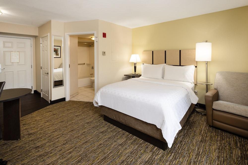 Candlewood Suites Windsor Locks Bradley Arpt by IHG photo 8