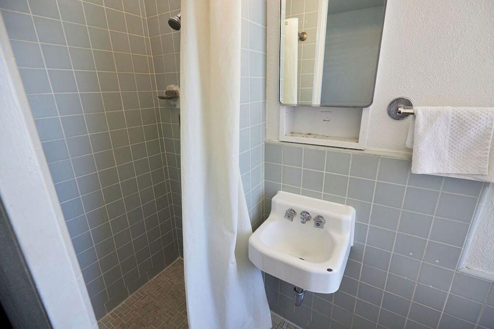 Central YMCA Residences photo 4