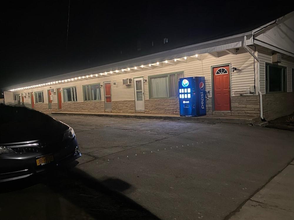 The Arsenal Inn — hotel in Elizabethtown