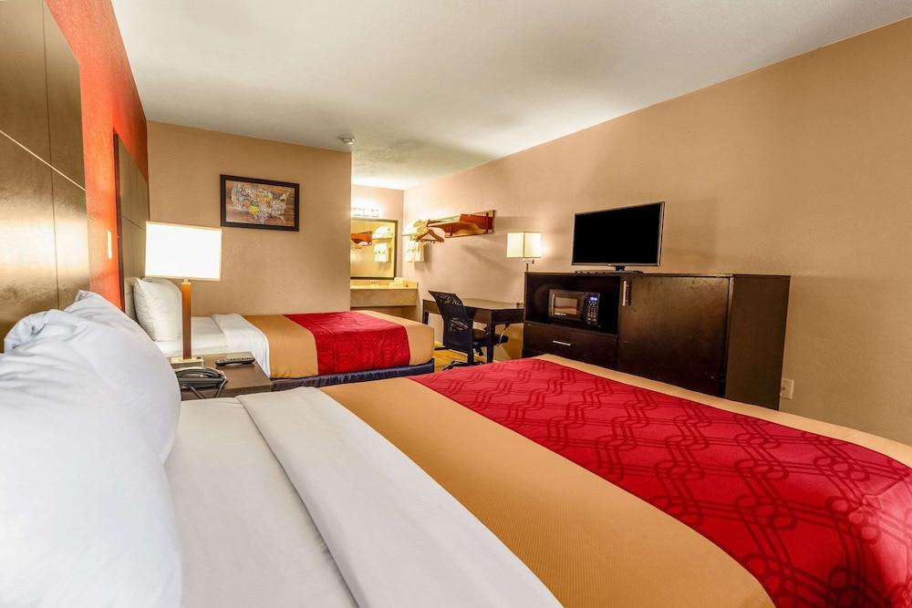Econo Lodge Meridian South photo 18